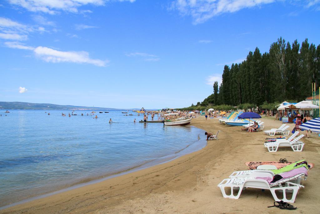 Mediteran Travel Mobile Homes Galeb Omiš Eksteriør bilde