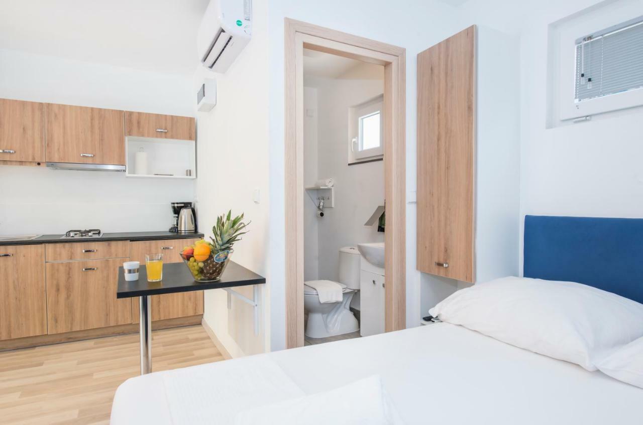 Mediteran Travel Mobile Homes Galeb Omiš Eksteriør bilde