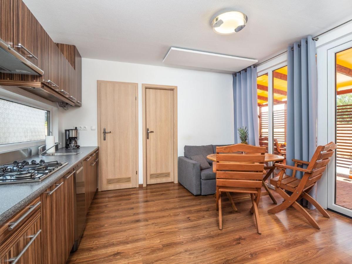 Mediteran Travel Mobile Homes Galeb Omiš Eksteriør bilde