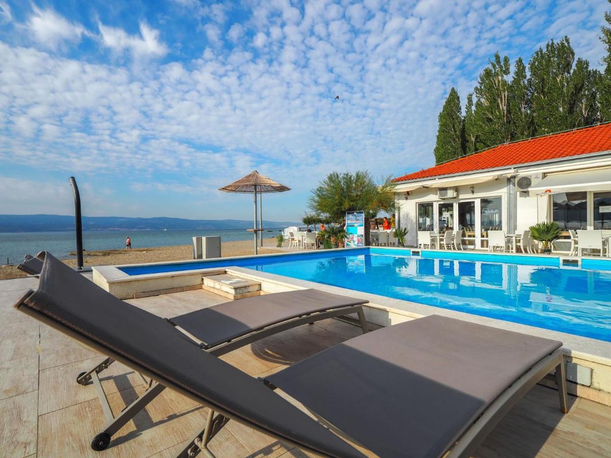 Mediteran Travel Mobile Homes Galeb Omiš Eksteriør bilde