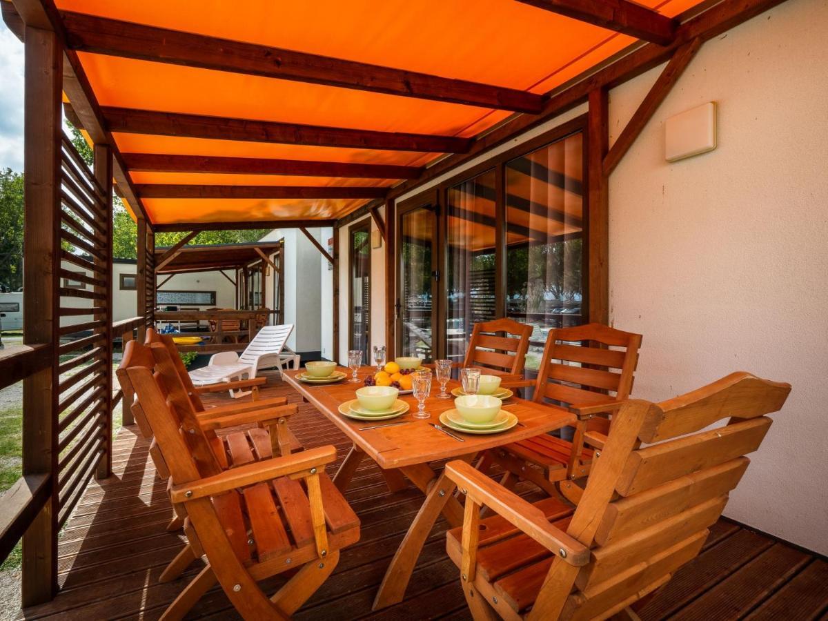 Mediteran Travel Mobile Homes Galeb Omiš Eksteriør bilde