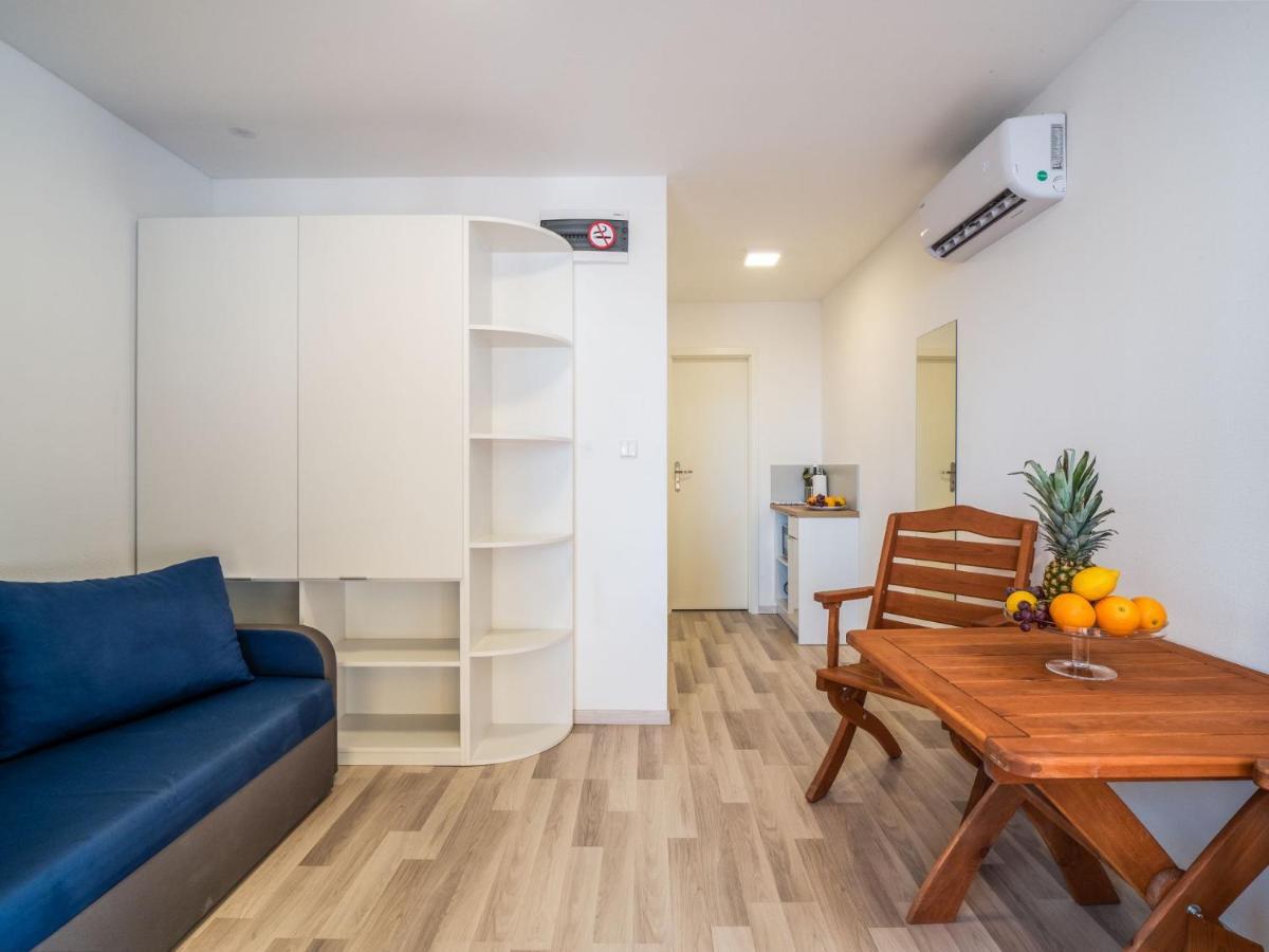 Mediteran Travel Mobile Homes Galeb Omiš Eksteriør bilde