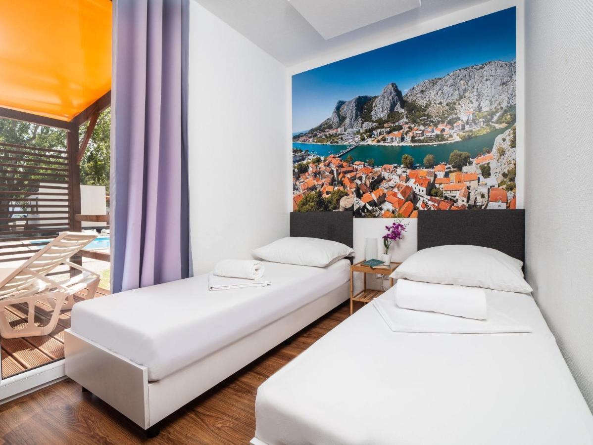 Mediteran Travel Mobile Homes Galeb Omiš Eksteriør bilde