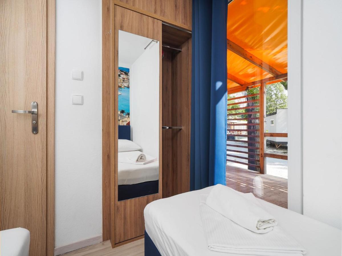 Mediteran Travel Mobile Homes Galeb Omiš Eksteriør bilde
